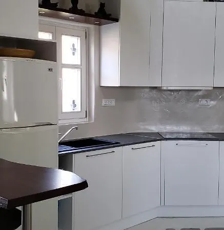 Pleiades Modern Apt With Shared Pool In Ornos! 아파트 *